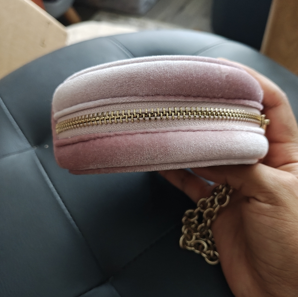 Miu Miu Parfume Pink Velvet Pouch - Picture 5 of 10